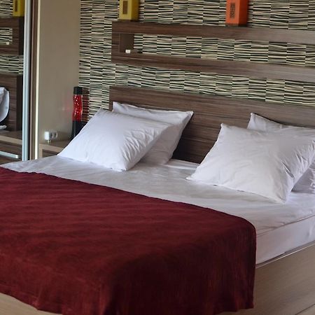 Hotel Home Sweet Home Chisinau Quarto foto